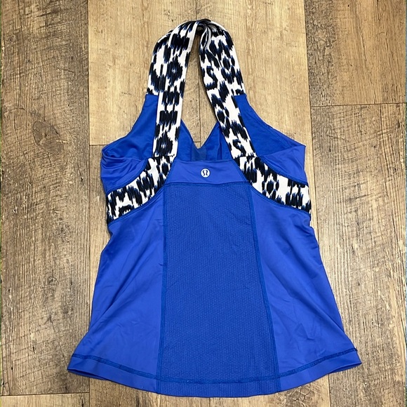 Lululemon Ikat Push Your Limits Tank w/animal print Cris-Cross straps - Blue💙 - Picture 4 of 7